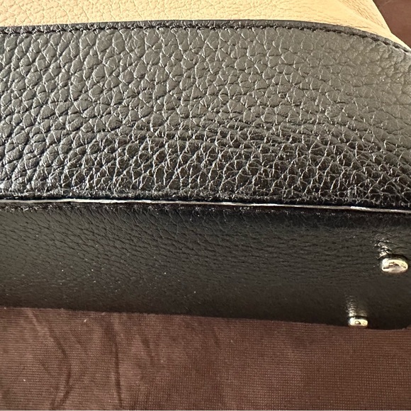 HOT! 🔥 $10 CLASSIC KATE SPADE SATCHEL/ CROSSBODY IN TAN & BLACK - Picture 4 of 5